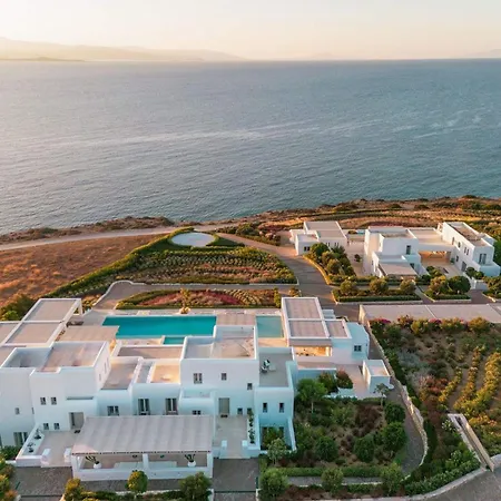 Lya Santa Maria (Paros)