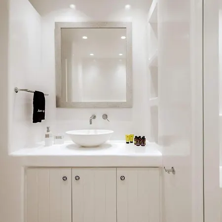 Lya Apartment *